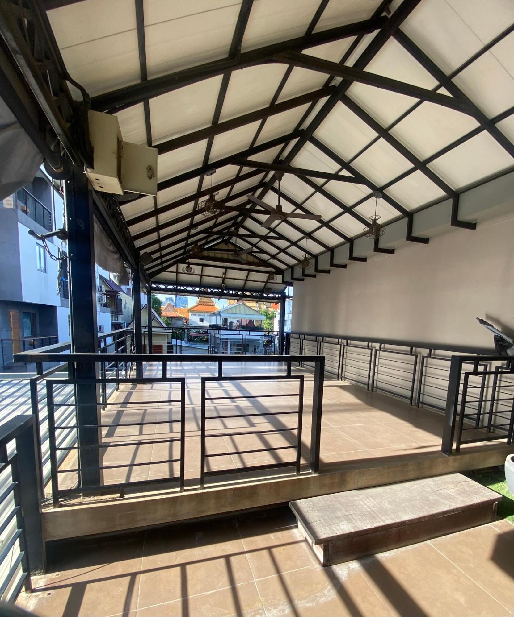 Hostel Fuji Phnom Penh Esterno foto