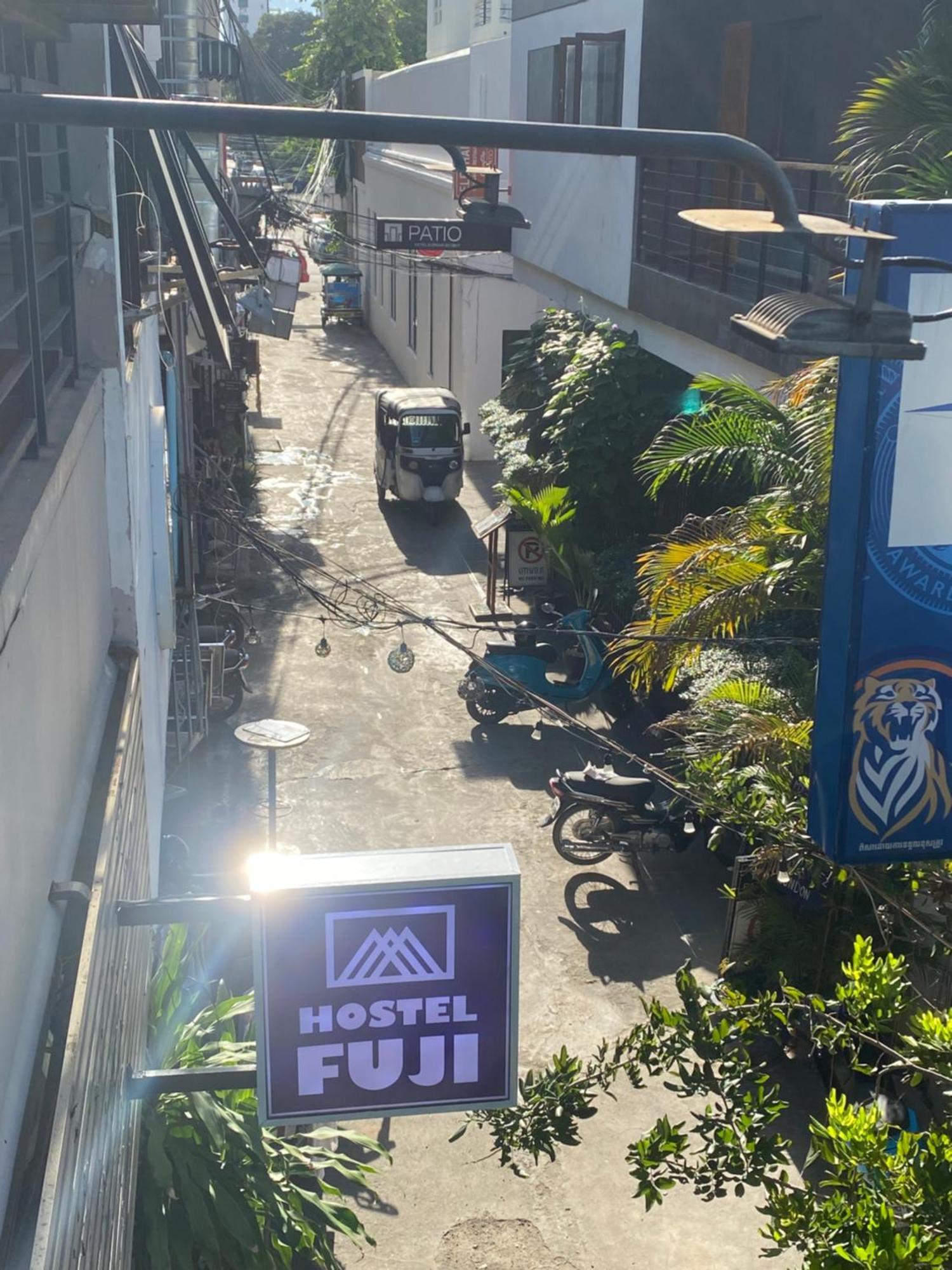 Hostel Fuji Phnom Penh Esterno foto