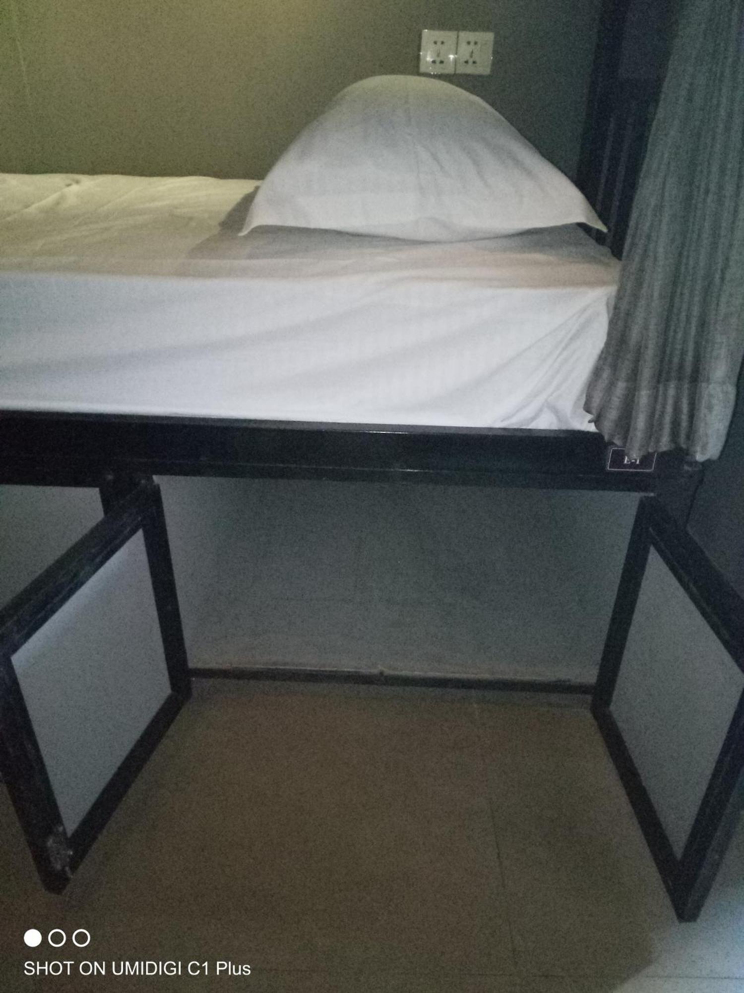 Hostel Fuji Phnom Penh Esterno foto